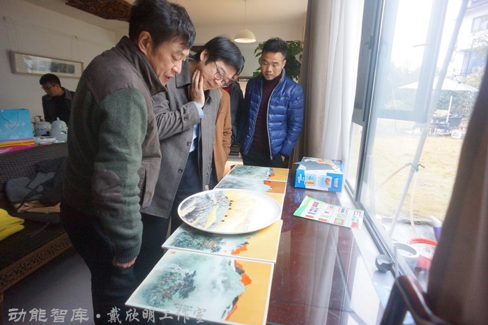 景德鎮戰略新高度 戴欣明工作室案例 習主席景德鎮 景德鎮國家陶新瓷文化傳承創試驗區  對外文化交流新平台 動能智庫  戴欣明工作室 景德鎮重回世界陶瓷中心 產業升級策劃 景德鎮兩地一中心 創新產業升級 產業定位策劃 城市區域規劃設計策劃 產業園規劃策劃運營