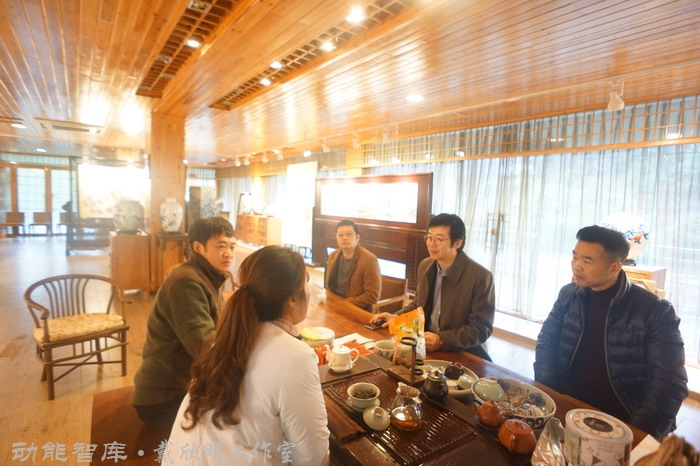 景德鎮戰略新高度 戴欣明工作室案例 習主席景德鎮 景德鎮國家陶新瓷文化傳承創試驗區  對外文化交流新平台 動能智庫  戴欣明工作室 景德鎮重回世界陶瓷中心 產業升級策劃 景德鎮兩地一中心 創新產業升級 產業定位策劃 城市區域規劃設計策劃 產業園規劃策劃運營