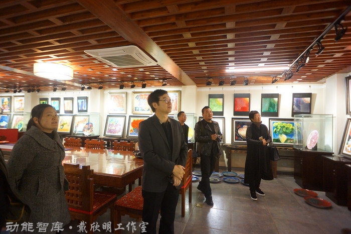 景德鎮戰略新高度 戴欣明工作室案例 習主席景德鎮 景德鎮國家陶新瓷文化傳承創試驗區  對外文化交流新平台 動能智庫  戴欣明工作室 景德鎮重回世界陶瓷中心 產業升級策劃 景德鎮兩地一中心 創新產業升級 產業定位策劃 城市區域規劃設計策劃 產業園規劃策劃運營