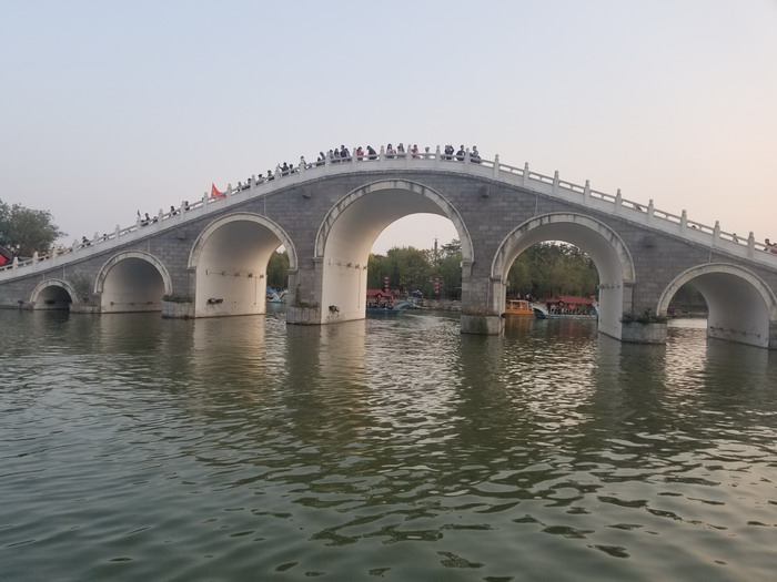 開封向東發展 開封城市升級定位規劃策劃 清明上河圖 戴欣明工作室 動能智庫 清明上河圖 內水門”區域 泛宋都古城 四季康養定位策劃 商業地產 商業地產定位策劃 商業地產運營 特色小鎮戰略定位 產業園定位策劃 人文商業地產策劃 文旅小鎮策劃定位 鄉村旅遊策劃定位 商業街策劃定位 城市綜合體策劃 古鎮古城策劃定位 文旅項目規劃策劃