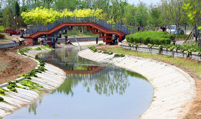 開封向東發展 開封城市升級定位規劃策劃 清明上河圖 戴欣明工作室 動能智庫 清明上河圖 內水門”區域 泛宋都古城 四季康養定位策劃 商業地產 商業地產定位策劃 商業地產運營 特色小鎮戰略定位 產業園定位策劃 人文商業地產策劃 文旅小鎮策劃定位 鄉村旅遊策劃定位 商業街策劃定位 城市綜合體策劃 古鎮古城策劃定位 文旅項目規劃策劃