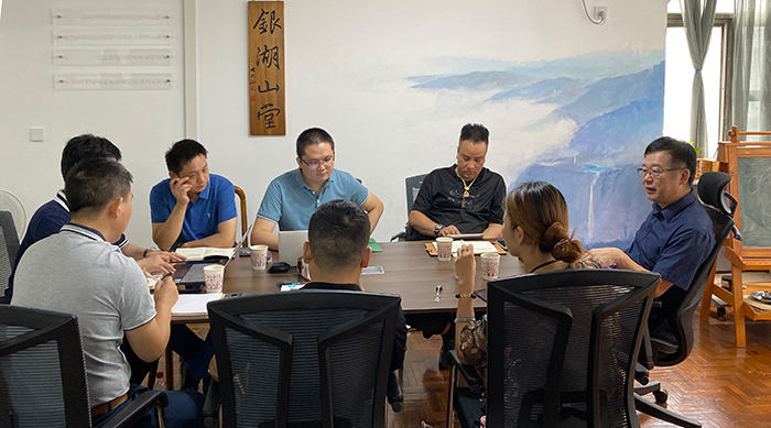 邱漢邦　財務及法務顧問，動能智庫-戴欣明工作室    產業事業部顧問，深圳市前海動能投資有限公司   財務及法務顧問，前海四季康養管理（深圳）有限公司 ，深圳市動能企業管理谘詢有限公司