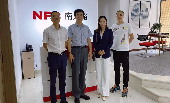 重慶西南中心康養戰略 南方略首席營銷學家 戴欣明 新媒體學院院長蔡恒兒 南方略王清華 動能智庫 戴欣明工作室 蔡恒兒工作室 四季康養定位策劃 商業地產 商業地產定位策劃 商業地產運營 特色小鎮戰略定位 產業園定位策劃 人文商業地產策劃 文旅小鎮策劃定位 鄉村旅遊策劃定位 商業街策劃定位 城市綜合體策劃 古鎮古城策劃定位 文旅項目規劃策劃