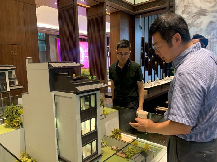 廈門發展四季康養   戴欣明 新媒體學院院長蔡恒兒  動能智庫 戴欣明工作室 蔡恒兒工作室 “大健康”正成為地產轉型風向標 廈門考察了古湖小鎮 漳州建發山外山項目 四季康養定位策劃 商業地產 商業地產定位策劃 商業地產運營 特色小鎮戰略定位 產業園定位策劃 人文商業地產策劃 文旅小鎮策劃定位 鄉村旅遊策劃定位 商業街策劃定位 城市綜合體策劃 古鎮古城策劃定位 文旅項目規劃策劃