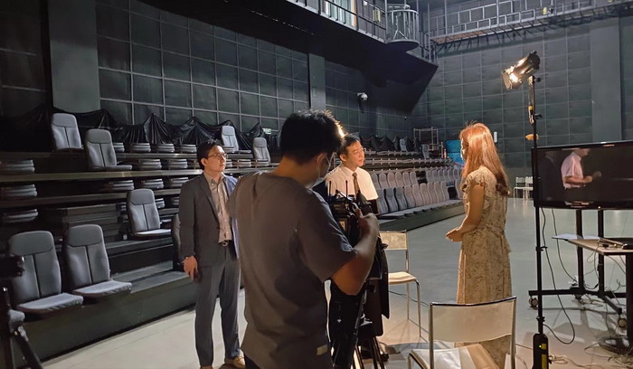 鳳凰衛視專訪戴欣明  中國城市和商業地產管理研究中心主任戴欣明  國際消費中心城市建設試點事宜 中國消費升級迭代 人文四季康養 四季康養小鎮 中國四季康養 南川城市產業升級 動能智庫考察  南川味道 南川油茶 重慶南川城市定位規劃升級 重慶南川沿塘水庫定位策劃  紅色文旅小鎮選址 四季康養產業布局  動能智庫 戴欣明工作室 蔡恒兒工作室 動能智庫孫述新 動能智庫鄧肯 動能智庫王方 動能智庫戴玥 助力鄉村振興 紅色文旅小鎮產業升級及戰略布局紅色文旅小鎮選址 四季康養產業布局  四季康養定位策劃 商業地產 商業地產定 商業地產定位策劃 商業地產運營