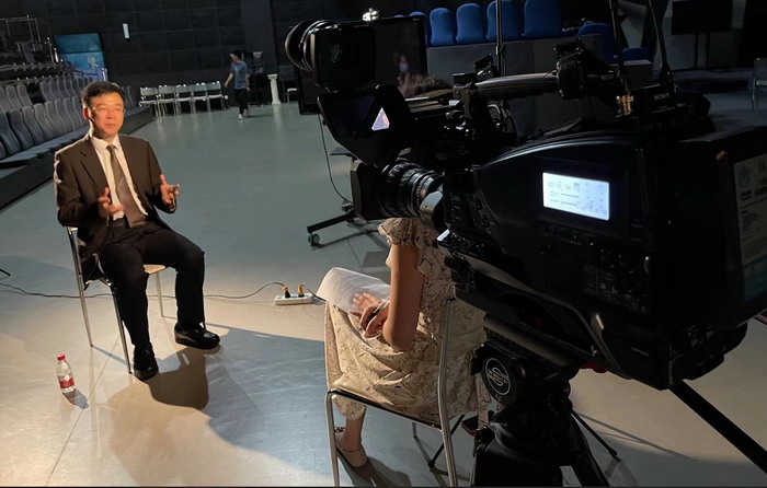 鳳凰衛視專訪戴欣明  中國城市和商業地產管理研究中心主任戴欣明  國際消費中心城市建設試點事宜 中國消費升級迭代 人文四季康養 四季康養小鎮 中國四季康養 南川城市產業升級 動能智庫考察  南川味道 南川油茶 重慶南川城市定位規劃升級 重慶南川沿塘水庫定位策劃  紅色文旅小鎮選址 四季康養產業布局  動能智庫 戴欣明工作室 蔡恒兒工作室 動能智庫孫述新 動能智庫鄧肯 動能智庫王方 動能智庫戴玥 助力鄉村振興 紅色文旅小鎮產業升級及戰略布局紅色文旅小鎮選址 四季康養產業布局  四季康養定位策劃 商業地產 商業地產定 商業地產定位策劃 商業地產運營