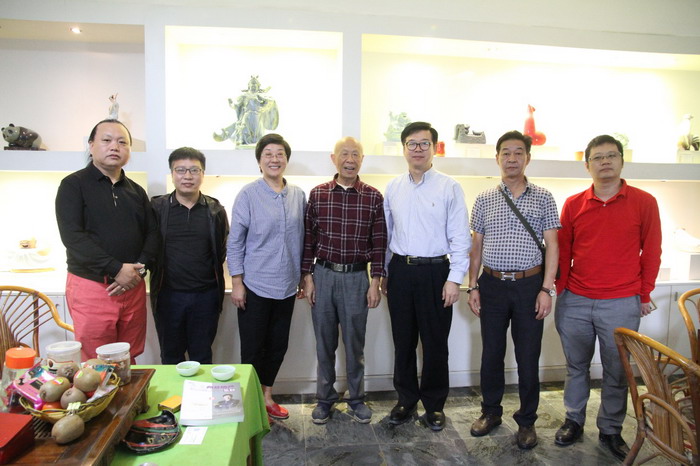 鳳凰衛視專訪戴欣明  中國城市和商業地產管理研究中心主任戴欣明  國際消費中心城市建設試點事宜 中國消費升級迭代 人文四季康養 四季康養小鎮 中國四季康養 南川城市產業升級 動能智庫考察  紅色文旅小鎮定位策劃　南川味道 南川油茶 重慶南川城市定位規劃升級 重慶南川沿塘水庫定位策劃  紅色文旅小鎮選址 四季康養產業布局  動能智庫 戴欣明工作室 蔡恒兒工作室 動能智庫孫述新 動能智庫鄧肯 動能智庫王方 動能智庫戴玥 助力鄉村振興 紅色文旅小鎮產業升級及戰略布局紅色文旅小鎮選址 四季康養產業布局  四季康養定位策劃 商業地產 商