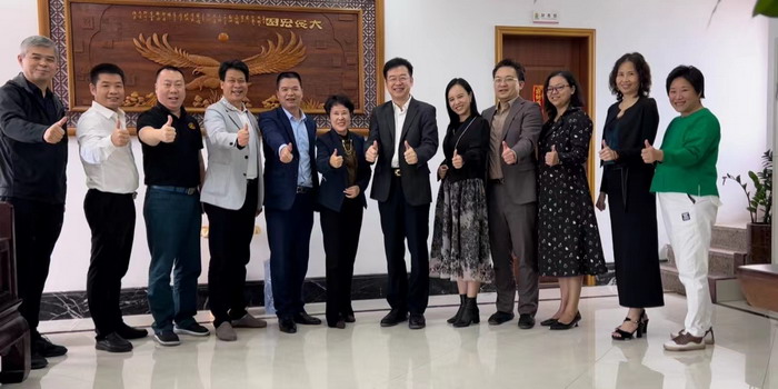 四季康養文旅小鎮惠州多個項目簽約　惠州五邦集團　酒肆街 動能智庫蔡恒兒 動能智庫李蓬青 動能智庫鄧肯 海水康養五邦集團董事長華明有  四季康養·歡樂上河 四季康養·上河行旅 單產業電商模式 動能智庫院長戴欣明 四季康養·貴山行旅 羅浮山茶葉 四季康養文旅小鎮戰略框架協議簽約 前海四季康養管理（深圳）有限公司 人文四季康養 四季康養定位策劃 商業地產 商業地產定位策劃 商業地產運營 動能智庫 戴欣明工作室 蔡恒兒工作室 董事局執行主席羅利春 特色小鎮戰略定位 產業園定位策劃 人文商業地產策劃 文旅小鎮策劃定