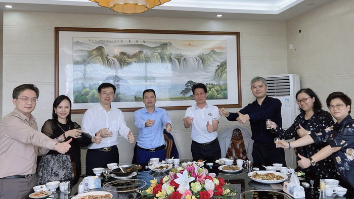 四季康養文旅小鎮惠州多個項目簽約　惠州五邦集團　酒肆街 動能智庫蔡恒兒 動能智庫李蓬青 動能智庫鄧肯 海水康養五邦集團董事長華明有  四季康養·歡樂上河 四季康養·上河行旅 單產業電商模式 動能智庫院長戴欣明 四季康養·貴山行旅 羅浮山茶葉 四季康養文旅小鎮戰略框架協議簽約 前海四季康養管理（深圳）有限公司 人文四季康養 四季康養定位策劃 商業地產 商業地產定位策劃 商業地產運營 動能智庫 戴欣明工作室 蔡恒兒工作室 董事局執行主席羅利春 特色小鎮戰略定位 產業園定位策劃 人文商業地產策劃 文旅小鎮策劃定