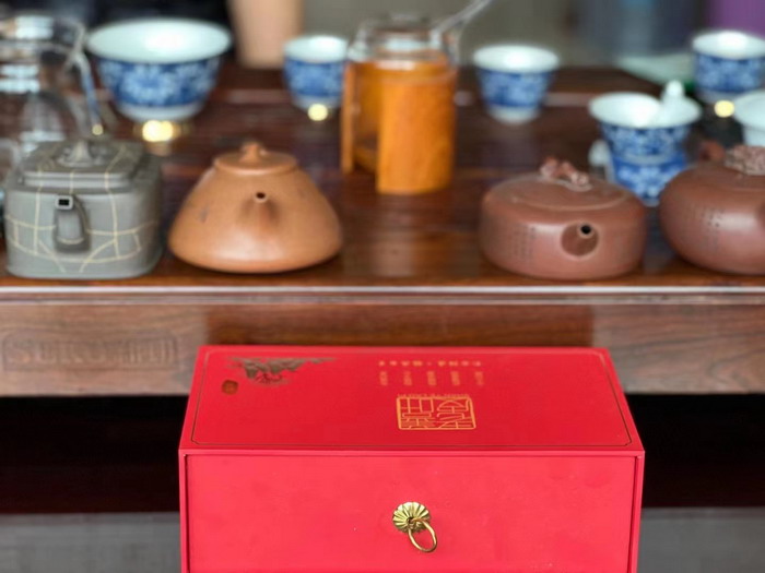 恒兒茶 恒兒的茶 茶產業升級 四季康養文旅小鎮惠州多個項目簽約　惠州五邦集團　酒肆街 動能智庫蔡恒兒 動能智庫李蓬青 動能智庫鄧肯 海水康養五邦集團董事長華明有  四季康養·歡樂上河 四季康養·上河行旅 單產業電商模式 動能智庫院長戴欣明 四季康養·貴山行旅 羅浮山茶葉 四季康養文旅小鎮戰略框架協議簽約 前海四季康養管理（深圳）有限公司 人文四季康養 四季康養定位策劃 商業地產 商業地產定位策劃 商業地產運營 動能智庫 戴欣明工作室 蔡恒兒工作室 董事局執行主席羅利春 特色小鎮戰略定位 產業園定位策劃 人文商業地產策劃 文旅小鎮策劃定