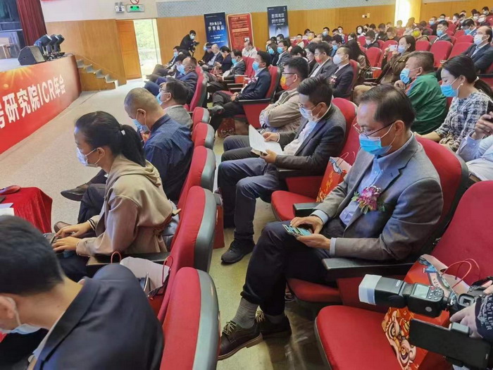 2022中房研究院ICR年會 粵港澳大灣區發展論壇 房地產界大咖雲集 深圳樓市 2022房地產趨勢 動能智庫院長戴欣明 動能智庫副院長新媒體學院院長蔡恒兒 動能智庫合夥人李自豪 秦剛 銅鑼灣廣場董事局主席陳智 房產大象王波一起 四季康養產業超常規發展特色 金概率集團主辦 文旅小鎮連鎖 踔厲奮發 篤行不怠 動能智庫 奧特萊斯 新奧萊 大健康 共同富裕 數字奧萊　四季康養文旅小鎮惠州多個項目簽約 惠州五邦集團　酒肆街 四季康養·歡樂上河 四季康養·上河行旅 單產業電商模式