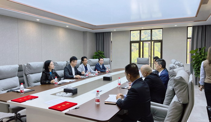 動能智庫 奧特萊斯·新奧萊 大健康 共同富裕 數字奧萊　中國特色文旅小鎮商業街鎮特許經營第一人戴欣明 中國特許經營第一人劉文獻 四季康養文旅小鎮惠州多個項目簽約　黃華錦 國際品牌商業街　數字生活體驗中心　數字康養體驗中心　江邊輕奢酒店　奢侈品創意學院　網紅孵化基地　數字新奧萊網紅直播中心　紅色文化旅遊　元宇宙VRAR場景等項目　助力更多國潮品牌出海　惠州五邦集團　酒肆街 動能智庫蔡恒兒 動能智庫李蓬青 海水康養  四季康養·歡樂上河 四季康養·上河行旅 單產業電商模式 動能智庫院長戴欣明 四季康養·貴山行