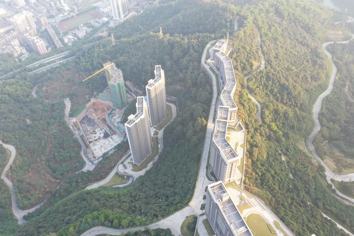 動能智庫 奧特萊斯·新奧萊 大健康 共同富裕 數字奧萊　中國特色文旅小鎮商業街鎮特許經營第一人戴欣明 中國特許經營第一人劉文獻 四季康養文旅小鎮惠州多個項目簽約　黃華錦 國際品牌商業街　數字生活體驗中心　數字康養體驗中心　江邊輕奢酒店　奢侈品創意學院　網紅孵化基地　數字新奧萊網紅直播中心　紅色文化旅遊　元宇宙VRAR場景等項目　助力更多國潮品牌出海　惠州五邦集團　酒肆街 動能智庫蔡恒兒 動能智庫李蓬青 海水康養  四季康養·歡樂上河 四季康養·上河行旅 單產業電商模式 動能智庫院長戴欣明 四季康養·貴山行