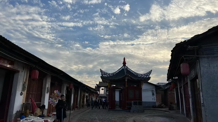 珠璣巷  大健康 鄉村振興 多產業振興 高質量發展 人才振興 特色文旅小鎮 城市更新  新媒體 產業電商 四季康養產業  紅色文旅  非遺傳承 共同富裕 動能智庫 戴欣明 五邦集團  華明有 貴山行旅 上河行旅 歡樂上河 海水康養 酒肆街 四季康養特色文旅小鎮 單產業電商模式打造羅浮山茶產業 四季康養特色文旅小鎮 惠州籌建處揭牌儀 大灣區惠州的大健康產業升級  戴欣明工作室 蔡恒兒工作室  產業園定位策劃  鄉村旅遊策劃定位