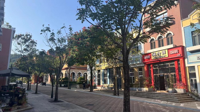 前海四季康養管理 動能智庫 奧特萊斯·新奧萊 大健康 共同富裕 數字奧萊　中國特色文旅小鎮商業街鎮特許經營第一人戴欣明 中國特許經營第一人劉文獻 四季康養文旅小鎮惠州多個項目簽約　黃華錦 國際品牌商業街　數字生活體驗中心　數字康養體驗中心　江邊輕奢酒店　奢侈品創意學院　網紅孵化基地　數字新奧萊網紅直播中心　紅色文化旅遊　元宇宙VRAR場景等項目　助力更多國潮品牌出海　惠州五邦集團　酒肆街 動能智庫蔡恒兒 動能智庫李蓬青 海水康養  四季康養·歡樂上河 四季康養·上河行旅 單產業電商模式 動能智庫院長戴欣明