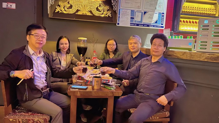 微醺經濟 “低度酒”熱 微醺時代 惠州佳兆業廣場海倫司小酒吧 惠州博羅柏塘鎮 羅浮山 汴河書院 酒肆夜話 開封城市升級 開封商業產業定位策劃 佛山歡樂上河 佛山酒肆街 動能智庫校董溫宗盛 數字新奧萊文穀總部 CTDU中旅聯 全國跨界融合產業創新聯合體 動能智庫 奧特萊斯·新奧萊 大健康 共同富裕 數字奧萊　酒肆街品牌管理（深圳）有限公司 酒肆街小酒館  中國特色文旅小鎮商業街鎮特許經營第一人戴欣明 中國特許經營第一人劉文獻 四季康養文旅小鎮惠州多個項目簽約　黃華錦 國際品牌商業街　數字生活體驗中心　數字康養體驗中心　江邊輕奢酒店