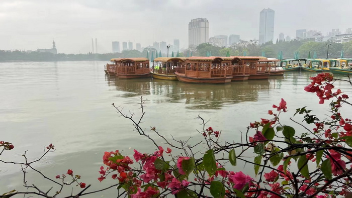 蘇東坡祝枝山在惠州的遺跡 動能智庫·酒肆街品牌管理（深圳）有限公司惠州紀行 惠州西湖人文情懷　深圳的城中村 嶺南山重創四季 酒肆濁酒鼓樂席 柏塘山茶酒肆合 茶產業電商模式再造 上河行旅 惠州柏塘拾裏茶香品龍頭壹號 鹿湖溫泉似聖水 順縣留隍鎮 恒兒茶 恒兒的茶 酒肆街 酒肆街小酒館 酒肆街啤酒 酒世界紮啤 酒肆街精釀 四季酒肆 大健康 鄉村振興 多產業振興 高質量發展 人才振興 特色文旅小鎮 城市更新  新媒體 產業電商 四季康養產業  紅色文旅  非遺傳承 共同富裕 動能智庫 戴欣明 五邦集團  華明有 貴山行旅 上河行旅 歡樂上