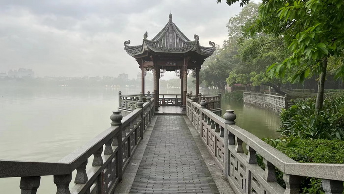 蘇東坡祝枝山在惠州的遺跡 動能智庫·酒肆街品牌管理（深圳）有限公司惠州紀行 惠州西湖人文情懷　深圳的城中村 嶺南山重創四季 酒肆濁酒鼓樂席 柏塘山茶酒肆合 茶產業電商模式再造 上河行旅 惠州柏塘拾裏茶香品龍頭壹號 鹿湖溫泉似聖水 順縣留隍鎮 恒兒茶 恒兒的茶 酒肆街 酒肆街小酒館 酒肆街啤酒 酒世界紮啤 酒肆街精釀 四季酒肆 大健康 鄉村振興 多產業振興 高質量發展 人才振興 特色文旅小鎮 城市更新  新媒體 產業電商 四季康養產業  紅色文旅  非遺傳承 共同富裕 動能智庫 戴欣明 五邦集團  華明有 貴山行旅 上河行旅 歡樂上
