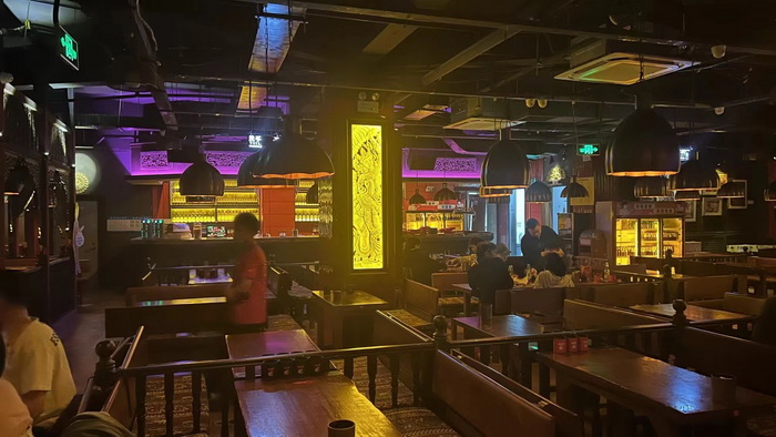 惠州酒肆 啤酒鬥趣 四季康養產業落地惠州  前海四季康養管理（深圳）有限公司 《貴山行旅》 《上河行旅》 《歡樂上河》 【酒肆街】 項目例行會議及產業投資洽談  動能智庫·酒肆街品牌管理（深圳）有限公司惠州紀行 惠州西湖人文情懷　深圳的城中村 嶺南山重創四季 酒肆濁酒鼓樂席 柏塘山茶酒肆合 茶產業電商模式再造 上河行旅 惠州柏塘拾裏茶香品龍頭壹號 鹿湖溫泉似聖水 順縣留隍鎮 恒兒茶 恒兒的茶 酒肆街 酒肆街小酒館 酒肆街啤酒 酒世界紮啤 酒肆街精釀 四季酒肆 大健康 鄉村振興 多產業振興 高質量發展 人才振興 特色文旅小鎮