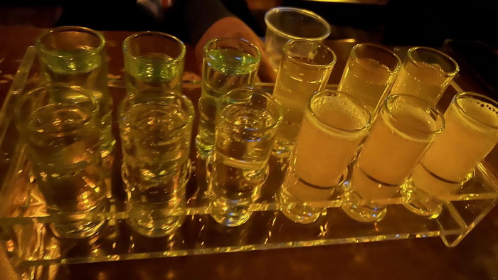 惠州酒肆 啤酒鬥趣 四季康養產業落地惠州  前海四季康養管理（深圳）有限公司 《貴山行旅》 《上河行旅》 《歡樂上河》 【酒肆街】 項目例行會議及產業投資洽談  動能智庫·酒肆街品牌管理（深圳）有限公司惠州紀行 惠州西湖人文情懷　深圳的城中村 嶺南山重創四季 酒肆濁酒鼓樂席 柏塘山茶酒肆合 茶產業電商模式再造 上河行旅 惠州柏塘拾裏茶香品龍頭壹號 鹿湖溫泉似聖水 順縣留隍鎮 恒兒茶 恒兒的茶 酒肆街 酒肆街小酒館 酒肆街啤酒 酒世界紮啤 酒肆街精釀 四季酒肆 大健康 鄉村振興 多產業振興 高質量發展 人才振興 特色文旅小鎮