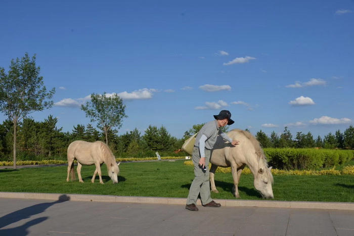店小二跑酒肆街 林婆酒肆 對月東坡 惠州酒肆 啤酒鬥趣 四季康養產業落地惠州  前海四季康養管理（深圳）有限公司 《貴山行旅》 《上河行旅》 《歡樂上河》 【酒肆街】 項目例行會議及產業投資洽談  動能智庫·酒肆街品牌管理（深圳）有限公司惠州紀行 惠州西湖人文情懷　深圳的城中村 嶺南山重創四季 酒肆濁酒鼓樂席 柏塘山茶酒肆合 茶產業電商模式再造 上河行旅 惠州柏塘拾裏茶香品龍頭壹號 鹿湖溫泉似聖水 順縣留隍鎮 恒兒茶 恒兒的茶 酒肆街 酒肆街小酒館 酒肆街啤酒 酒世界紮啤 酒肆街精釀 四季酒肆 大健康 鄉