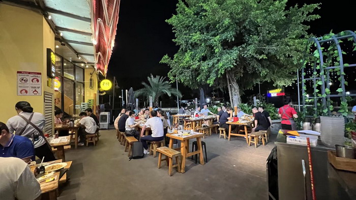 上河坊酒肆街店 海水康養 東街草市 酒肆街，酒肆街小酒館定位 年輕人的社交圈 深圳酒肆街鎮  汴河書院 酒肆街·深圳簽約儀式 【酒肆街】團隊簽約羅湖水貝珠寶大廈 歡樂上河之【酒肆街】 酒肆深圳旗艦 紅色文旅小鎮 四季康養 鄉村振興 酒肆街 茶肆街 新媒體 文旅產業汕尾紅海灣 地產圓桌派 全球酒吧源酒肆 酒肆街小酒館 久康元酒 本草精釀 百師醫穀 四季康養落地重慶南川區 茶肆街 冷沙泉水乾豐茶 高山雲霧 永隆山麓上河來 冷沙泉水 南川乾豐鎮茶產業升級 前海四季康養管理（深圳）有限公司南川紀行 前海四季康養管