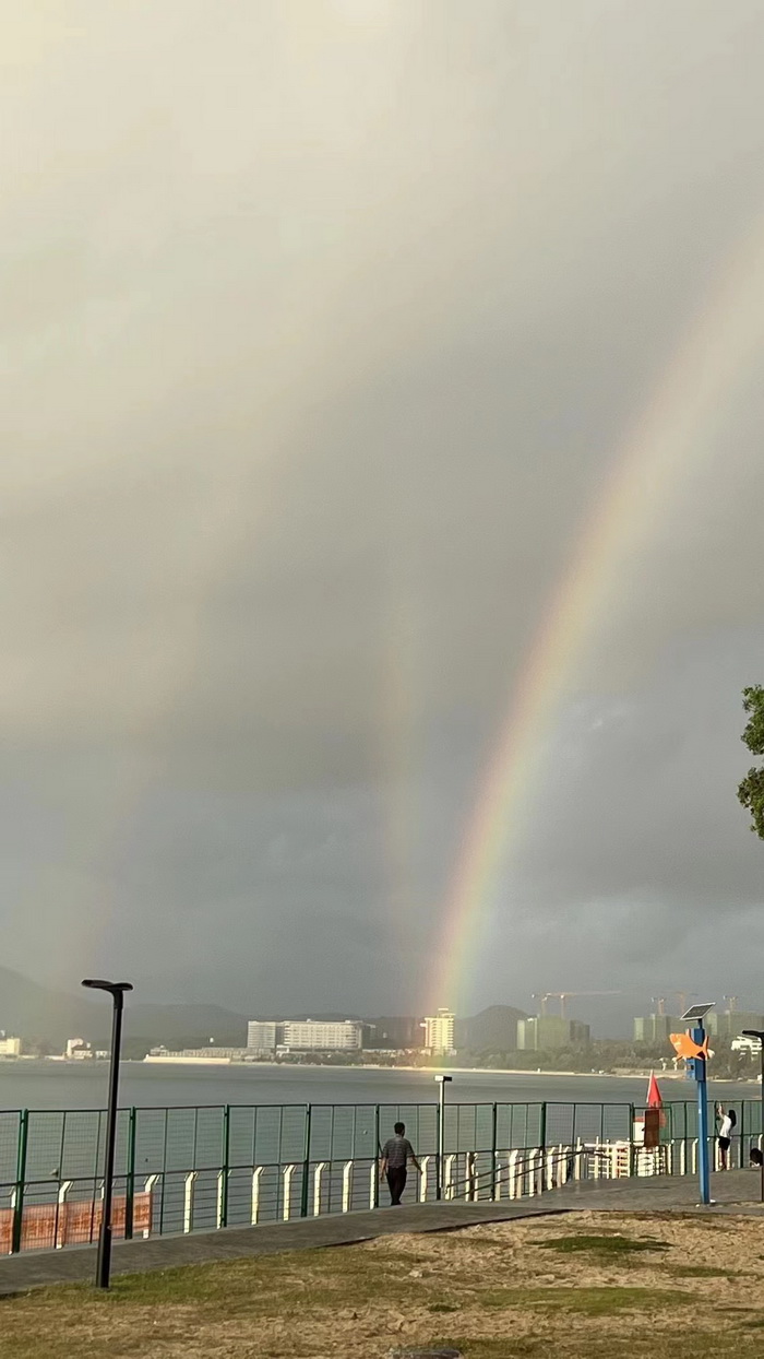 東街草市 酒肆街，酒肆街小酒館定位 年輕人的社交圈 深圳酒肆街鎮  汴河書院 酒肆街·深圳簽約儀式 【酒肆街】團隊簽約羅湖水貝珠寶大廈 歡樂上河之【酒肆街】 酒肆深圳旗艦 紅色文旅小鎮 四季康養 鄉村振興 酒肆街 茶肆街 新媒體 文旅產業汕尾紅海灣 地產圓桌派 全球酒吧源酒肆 酒肆街小酒館 久康元酒 本草精釀 百師醫穀 四季康養落地重慶南川區 茶肆街 冷沙泉水乾豐茶 高山雲霧 永隆山麓上河來 冷沙泉水 南川乾豐鎮茶產業升級 前海四季康養管理（深圳）有限公司南川紀行 前海四季康養管理（深圳）有限公司總經理戴