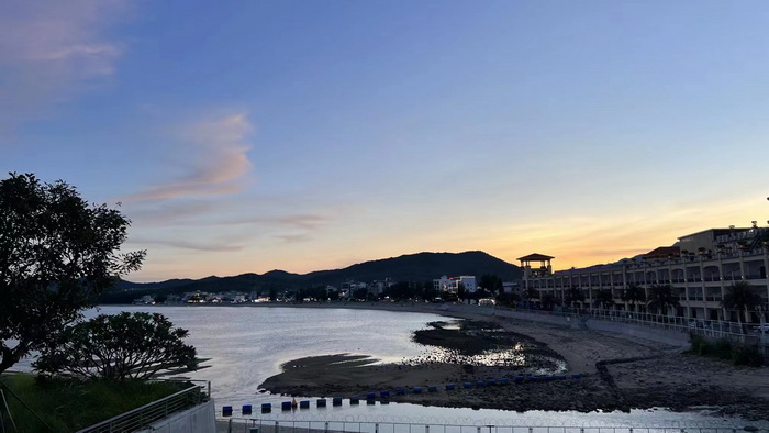 東街草市 酒肆街，酒肆街小酒館定位 年輕人的社交圈 深圳酒肆街鎮  汴河書院 酒肆街·深圳簽約儀式 【酒肆街】團隊簽約羅湖水貝珠寶大廈 歡樂上河之【酒肆街】 酒肆深圳旗艦 紅色文旅小鎮 四季康養 鄉村振興 酒肆街 茶肆街 新媒體 文旅產業汕尾紅海灣 地產圓桌派 全球酒吧源酒肆 酒肆街小酒館 久康元酒 本草精釀 百師醫穀 四季康養落地重慶南川區 茶肆街 冷沙泉水乾豐茶 高山雲霧 永隆山麓上河來 冷沙泉水 南川乾豐鎮茶產業升級 前海四季康養管理（深圳）有限公司南川紀行 前海四季康養管理（深圳）有限公司總經理戴