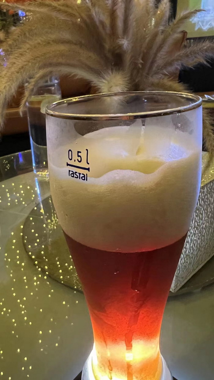 東街草市 酒肆街，酒肆街小酒館定位 年輕人的社交圈 深圳酒肆街鎮  汴河書院 酒肆街·深圳簽約儀式 【酒肆街】團隊簽約羅湖水貝珠寶大廈 歡樂上河之【酒肆街】 酒肆深圳旗艦 紅色文旅小鎮 四季康養 鄉村振興 酒肆街 茶肆街 新媒體 文旅產業汕尾紅海灣 地產圓桌派 全球酒吧源酒肆 酒肆街小酒館 久康元酒 本草精釀 百師醫穀 四季康養落地重慶南川區 茶肆街 冷沙泉水乾豐茶 高山雲霧 永隆山麓上河來 冷沙泉水 南川乾豐鎮茶產業升級 前海四季康養管理（深圳）有限公司南川紀行 前海四季康養管理（深圳）有限公司總經理戴