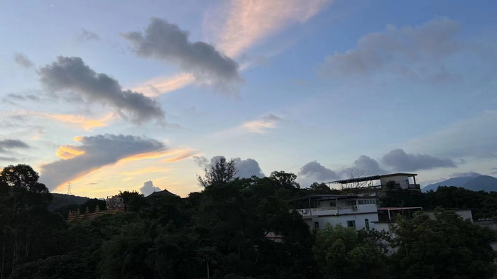 東街草市 酒肆街，酒肆街小酒館定位 年輕人的社交圈 深圳酒肆街鎮  汴河書院 酒肆街·深圳簽約儀式 【酒肆街】團隊簽約羅湖水貝珠寶大廈 歡樂上河之【酒肆街】 酒肆深圳旗艦 紅色文旅小鎮 四季康養 鄉村振興 酒肆街 茶肆街 新媒體 文旅產業汕尾紅海灣 地產圓桌派 全球酒吧源酒肆 酒肆街小酒館 久康元酒 本草精釀 百師醫穀 四季康養落地重慶南川區 茶肆街 冷沙泉水乾豐茶 高山雲霧 永隆山麓上河來 冷沙泉水 南川乾豐鎮茶產業升級 前海四季康養管理（深圳）有限公司南川紀行 前海四季康養管理（深圳）有限公司總經理戴